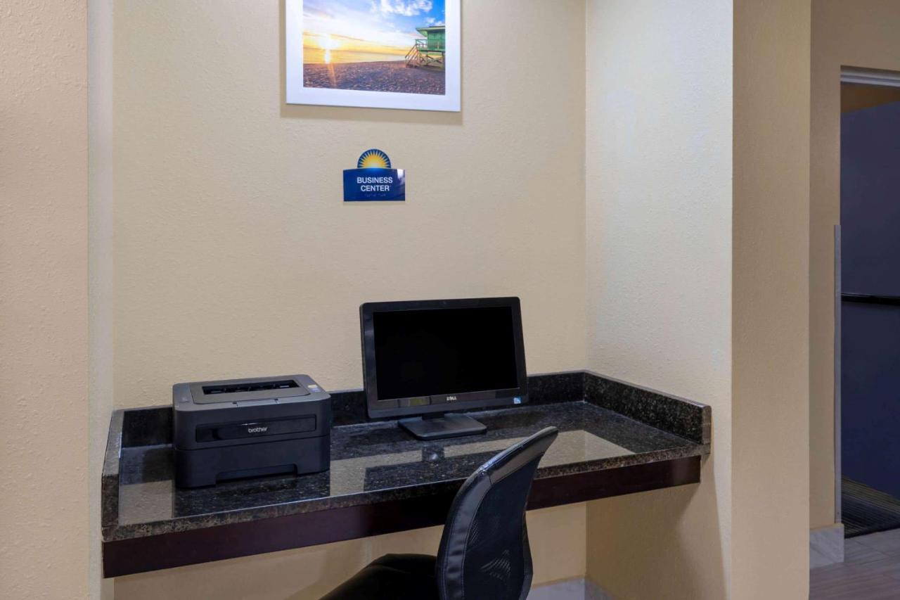 Days Inn By Wyndham Panama City Exterior foto