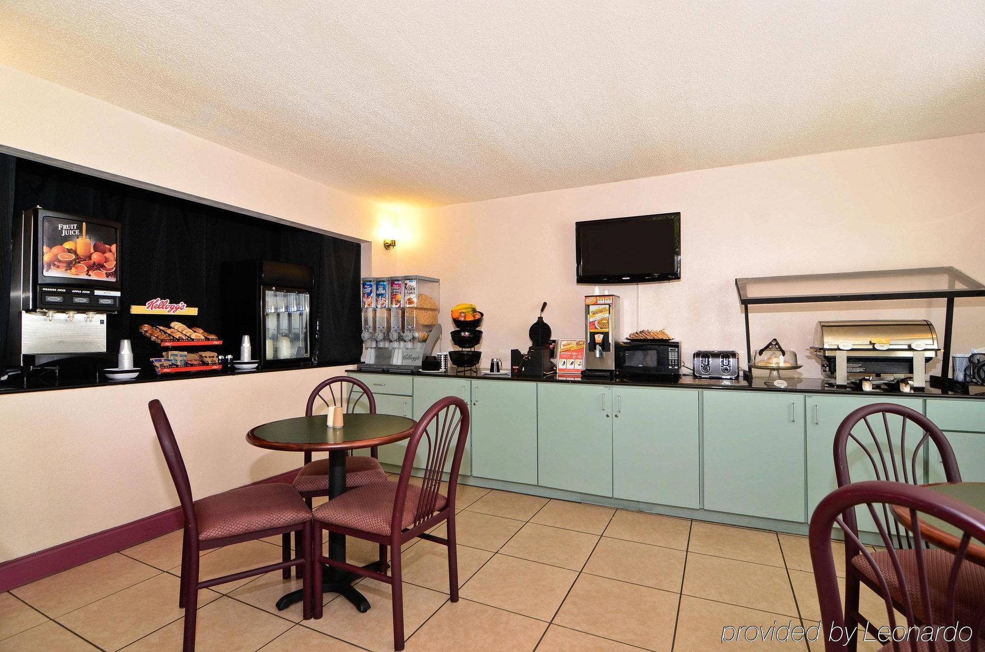 Days Inn By Wyndham Panama City Restaurante foto